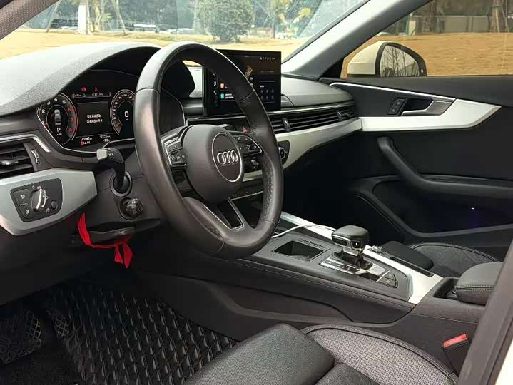 Фото 3 - Audi A4L