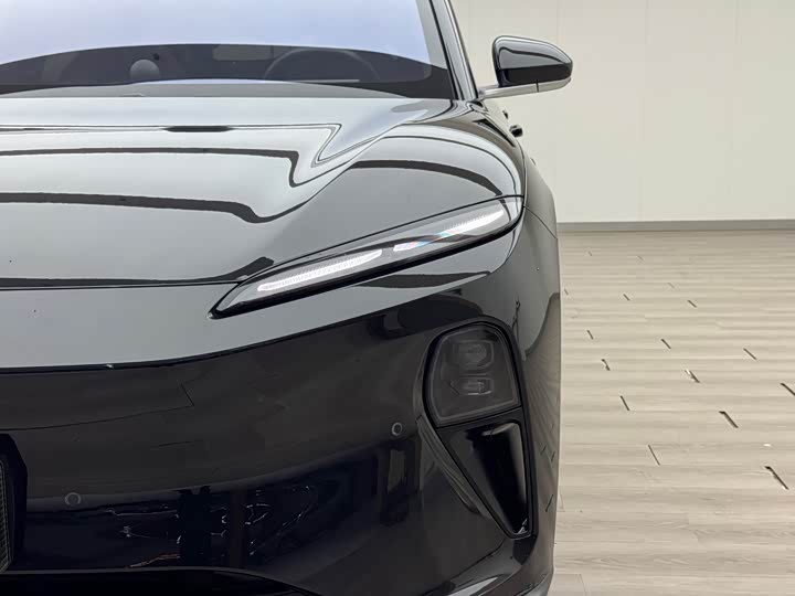 Фото 8 - Nio ET5T