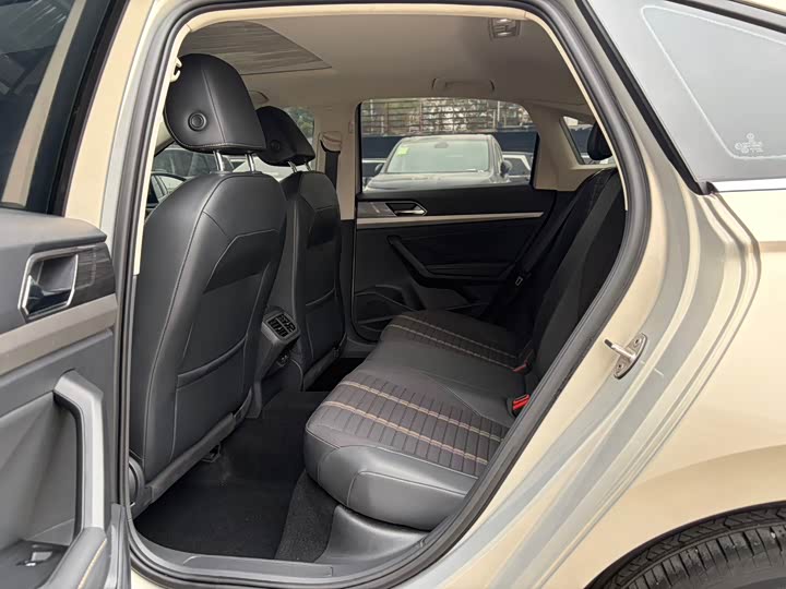 Фото 9 - Volkswagen Lavida