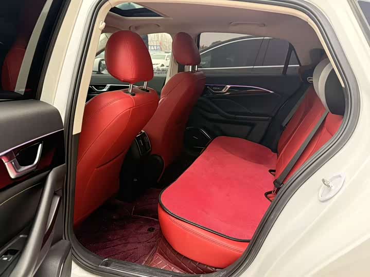 Фото 9 - Bestune B70