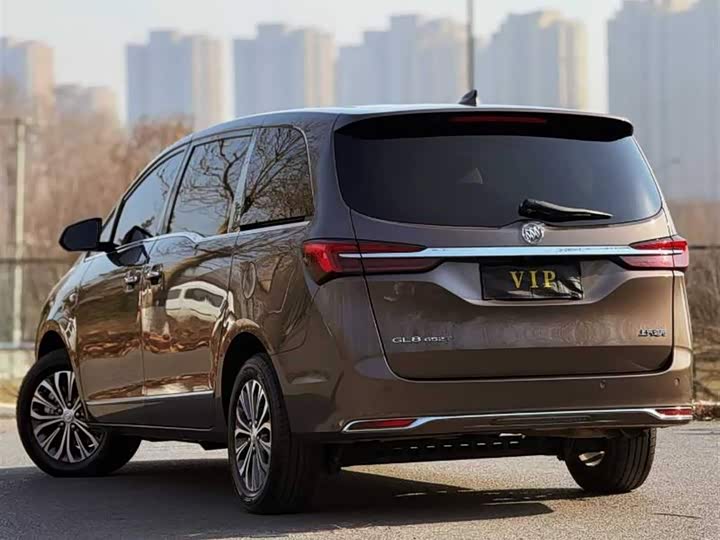 Фото 3 - Buick GL8 ES