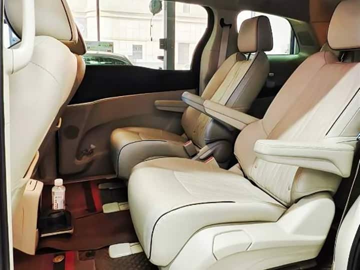 Фото 6 - Buick GL8 ES