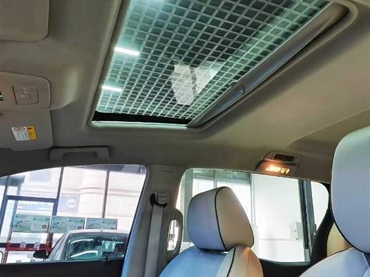 Фото 8 - Buick GL8 ES