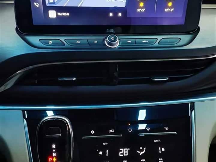 Фото 9 - Buick GL8 ES