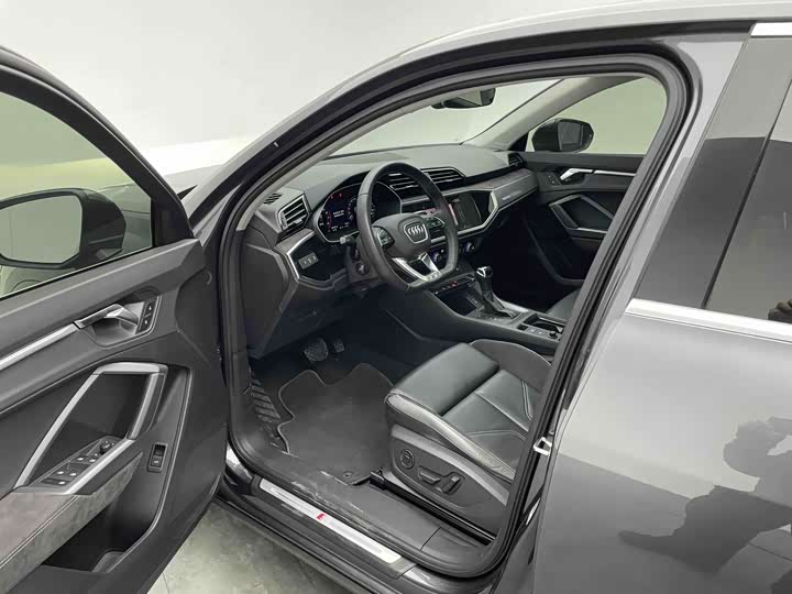 Фото 9 - Audi Q3 Sportback