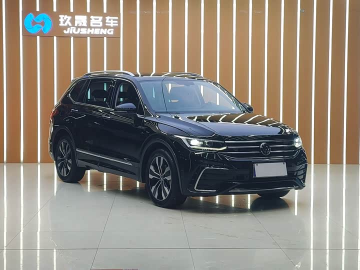 Фото 3 - Volkswagen Tiguan L Pro