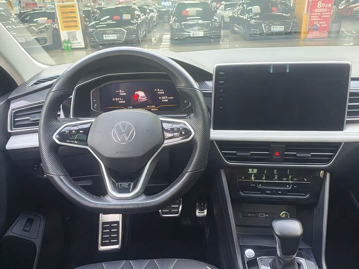 Фото 6 - Volkswagen Tiguan L Pro