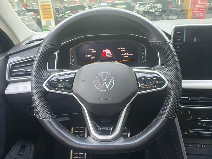 Фото 7 - Volkswagen Tiguan L Pro