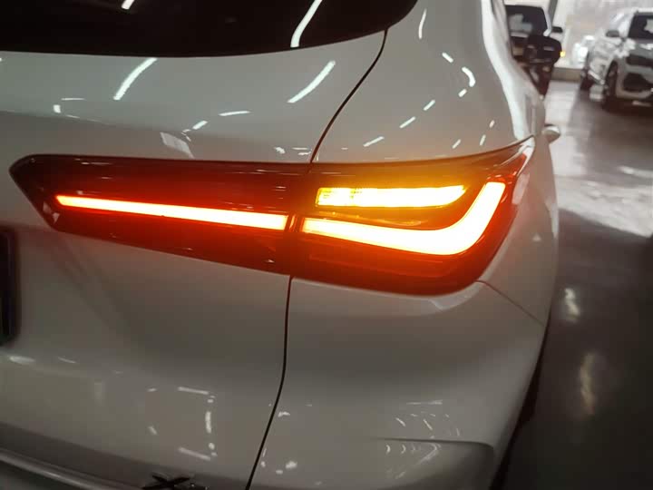 Фото 8 - Changan Oshan X5