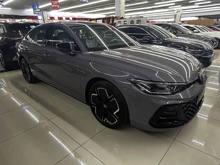 Фото 3 - Volkswagen Passat