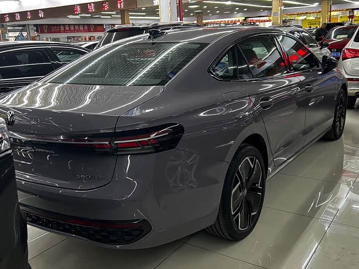 Фото 4 - Volkswagen Passat