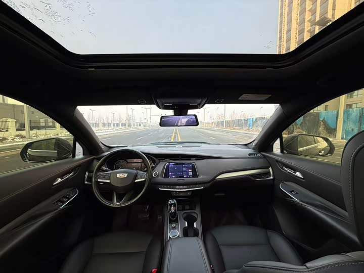 Фото 7 - Cadillac XT4