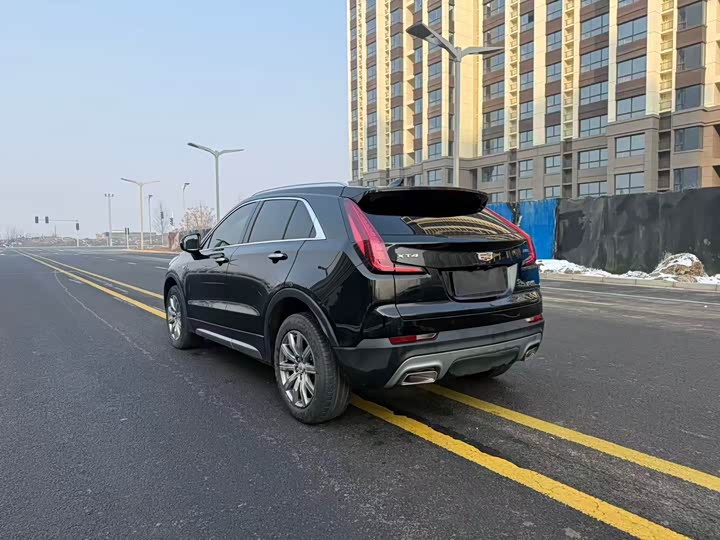 Фото 8 - Cadillac XT4