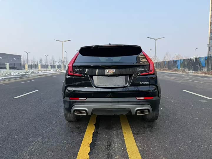Фото 9 - Cadillac XT4