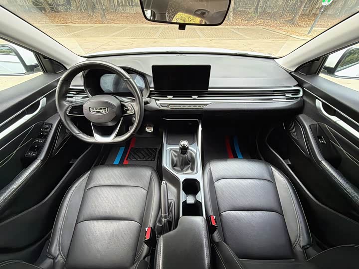 Фото 6 - Geely Emgrand