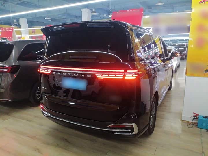 Фото 7 - Bestune M9