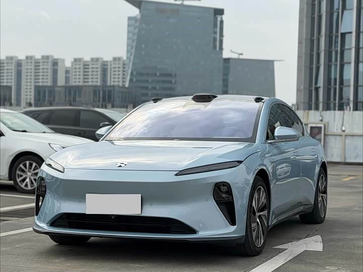 Фото 1 - Nio ET5