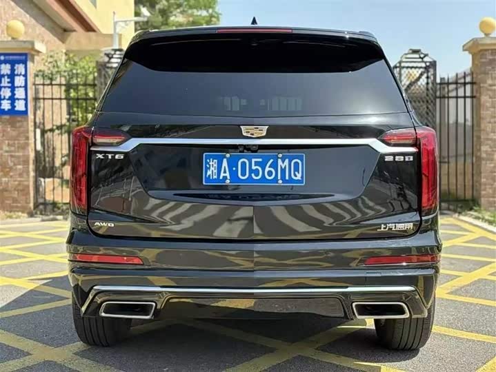 Фото 3 - Cadillac XT6