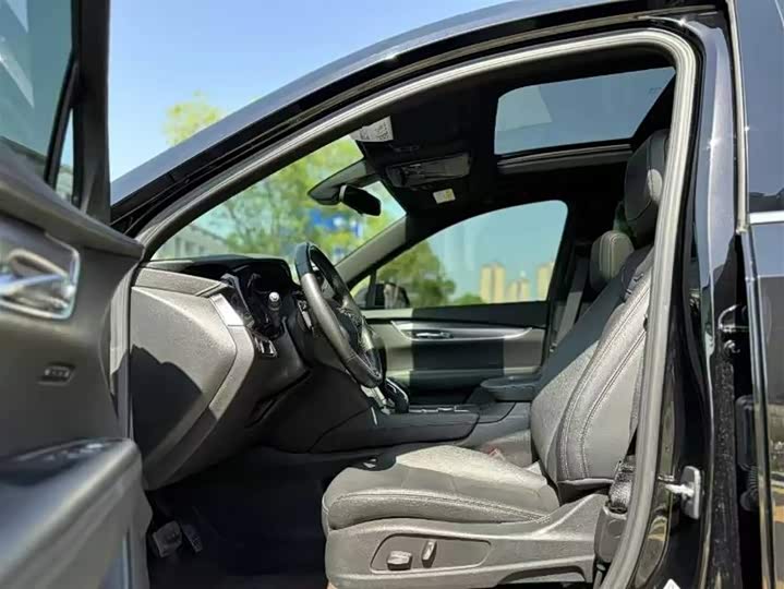 Фото 5 - Cadillac XT6