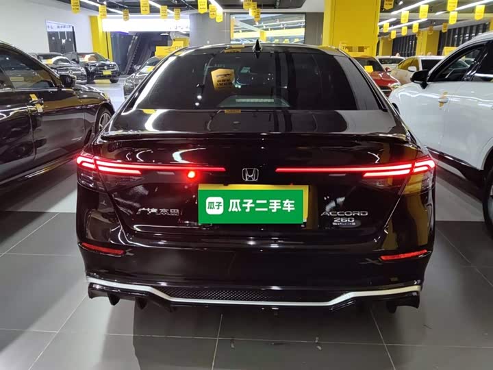 Фото 6 - Honda Accord