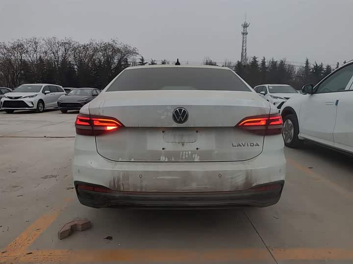 Фото 6 - Volkswagen Lavida