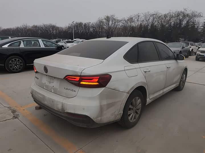 Фото 7 - Volkswagen Lavida