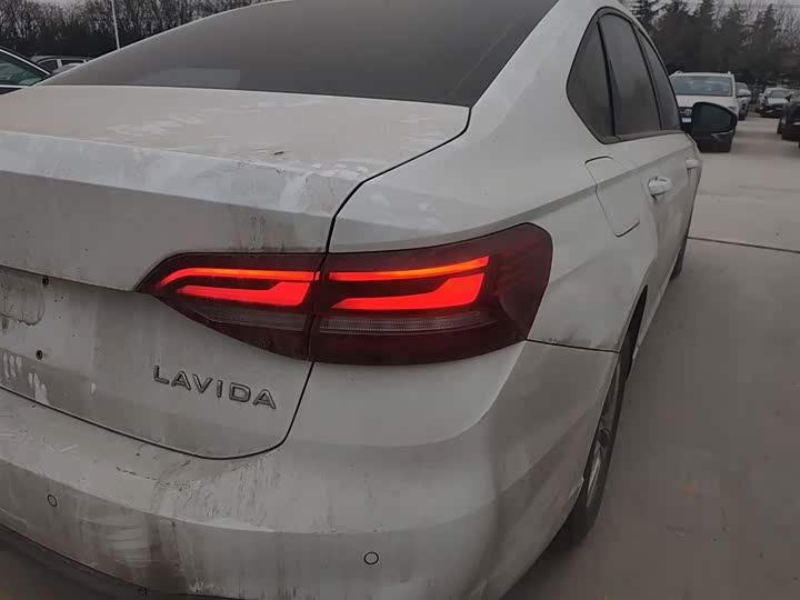 Фото 8 - Volkswagen Lavida