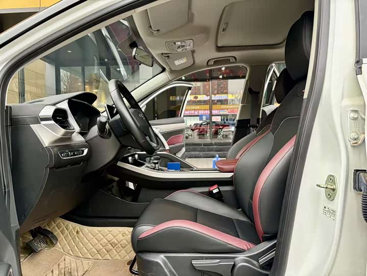 Фото 4 - Geely Coolray