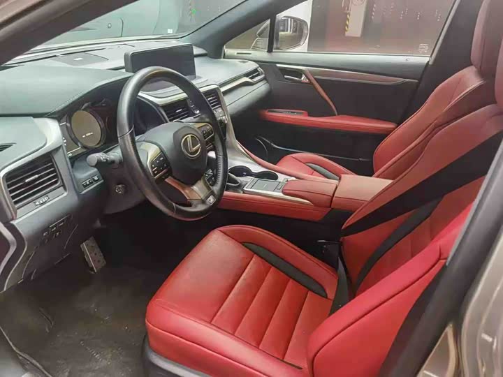 Фото 3 - Lexus RX