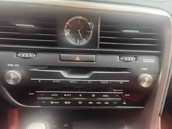 Фото 6 - Lexus RX