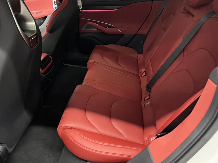 Фото 5 - Xiaomi SU7