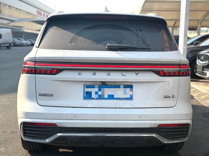 Фото 8 - Geely Monjaro