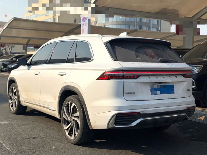 Фото 9 - Geely Monjaro