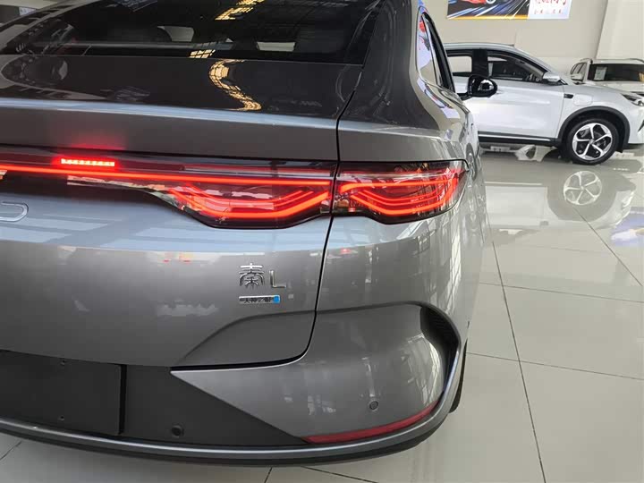 Фото 8 - BYD Qin L