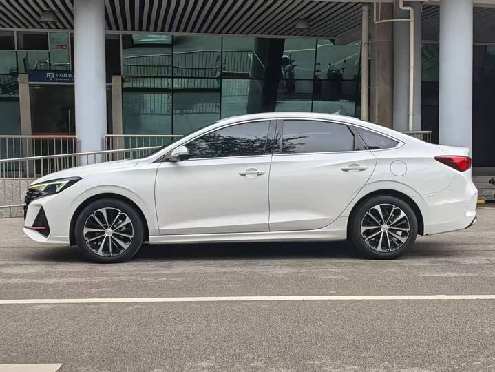 Фото 5 - Changan Eado Plus