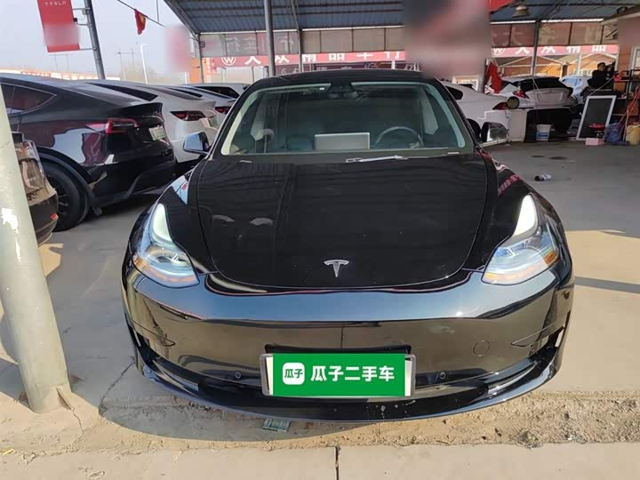 Фото 3 - Tesla Model 3