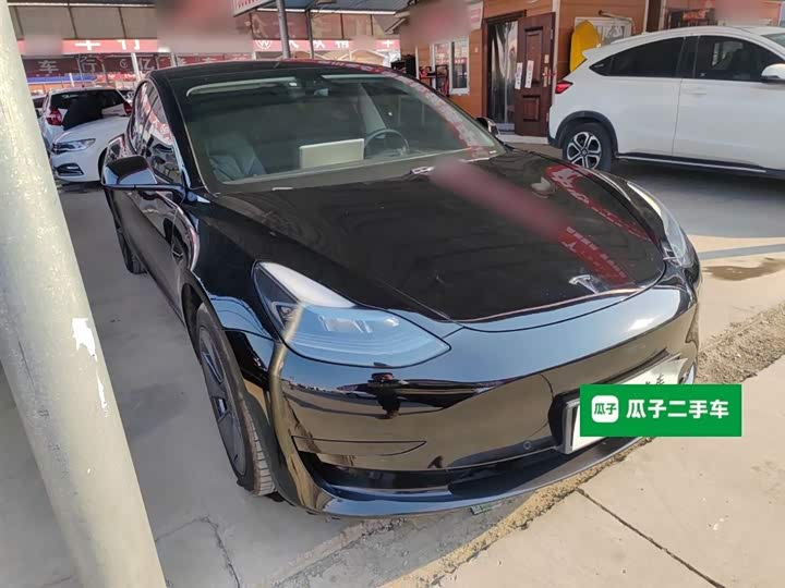 Фото 4 - Tesla Model 3