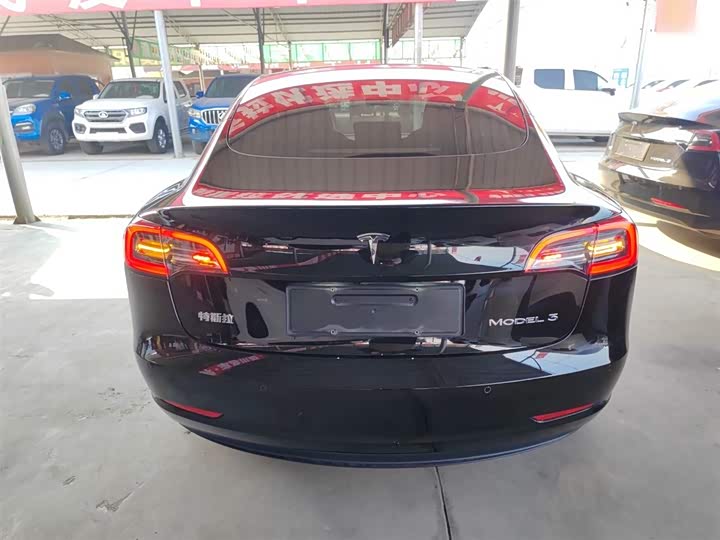 Фото 6 - Tesla Model 3