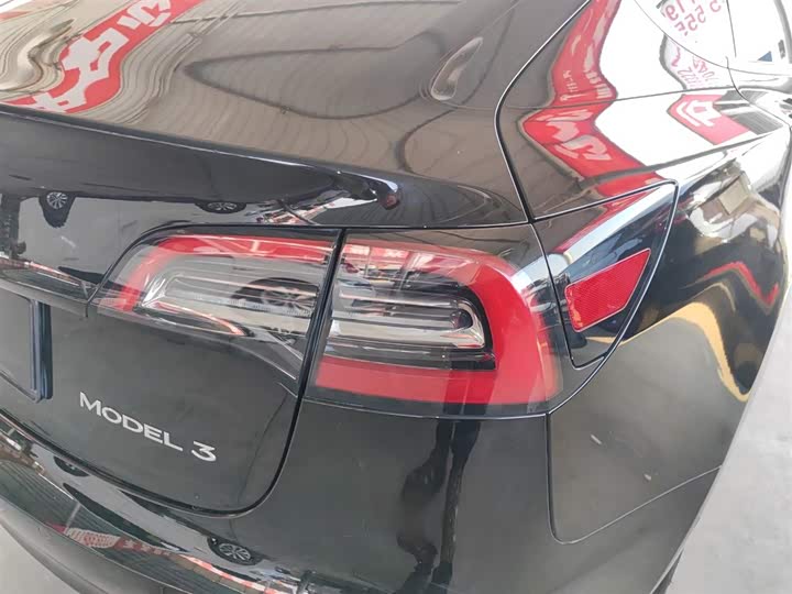 Фото 8 - Tesla Model 3