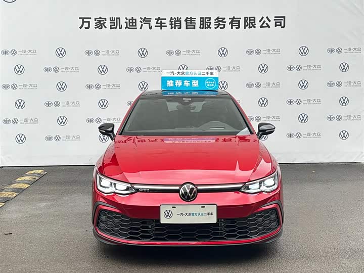 Фото 2 - Volkswagen Golf GTI