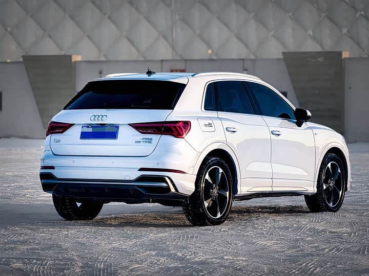 Фото 4 - Audi Q3