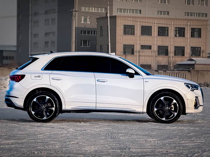 Фото 8 - Audi Q3