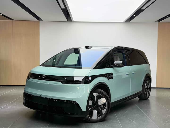 Фото 1 - Zeekr Mix