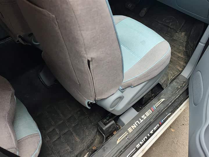 Фото 8 - Bestune Pony