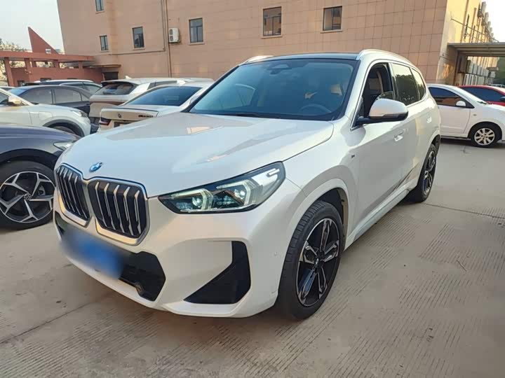 Фото 2 - BMW X1