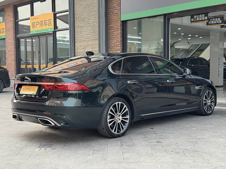 Фото 7 - Jaguar XF L