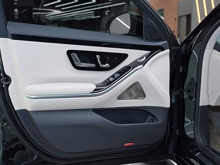 Фото 7 - Mercedes-Benz S-Class