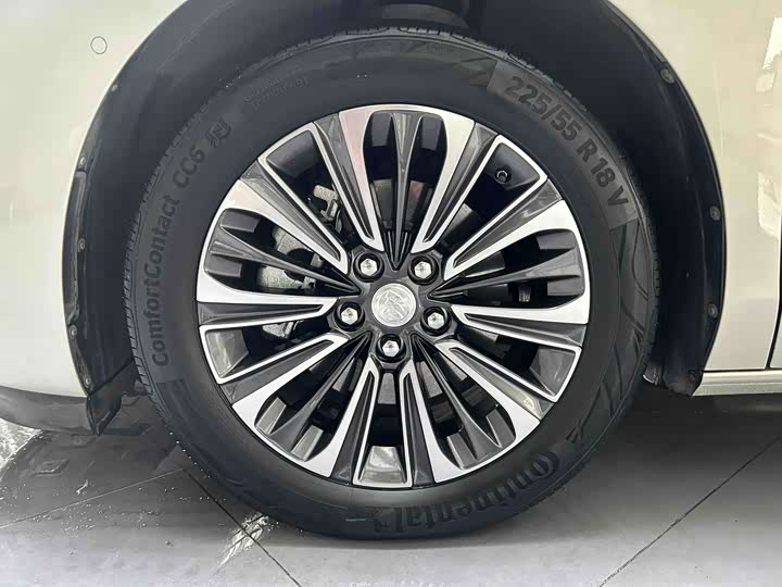 Фото 3 - Buick GL8 ES