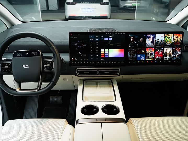 Фото 7 - LiXiang Mega