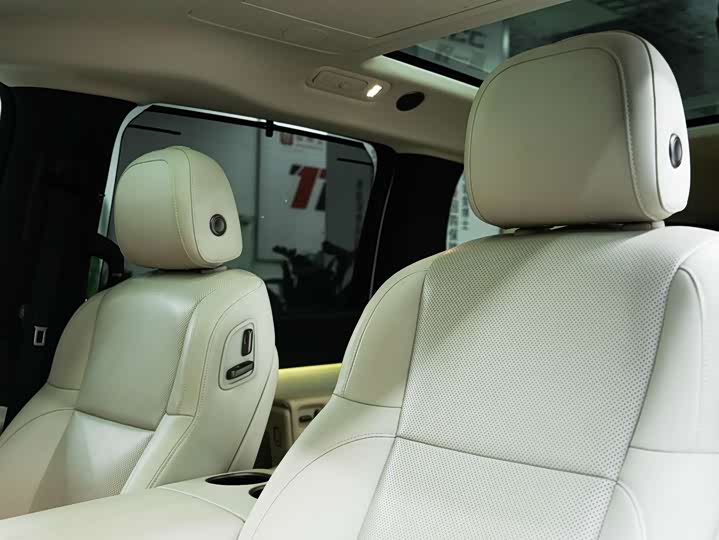 Фото 9 - LiXiang Mega